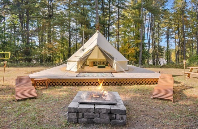 *Heated Indoor POOL/Glamping+ Firepit/Stone Cabin* Close to Shawnee