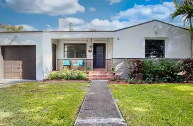 Heated Pool 3 Kg Bed/2 Ba Private Family Home