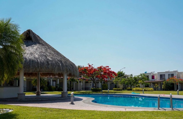 Heated pool ☼ Family House in safe subdivision