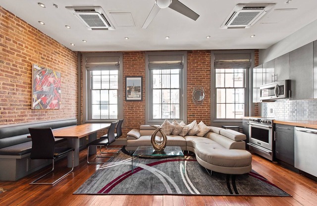 Heated Pool, Hot Tubs, & Style Near French Qtr - Great for Families & Groups