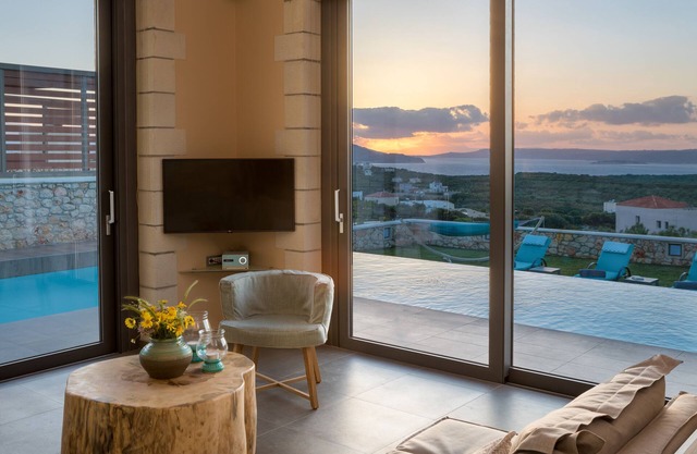 Heated pool/Taverna&MIni Market 800m/Hammam roomInfinity /hydromassage pool