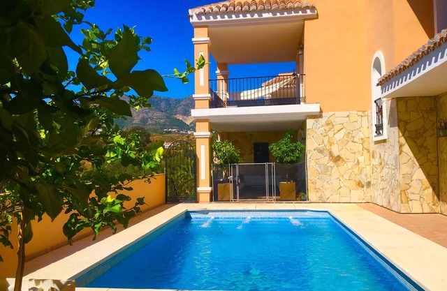 #Heated Private pool with Sea and Mountain Views*