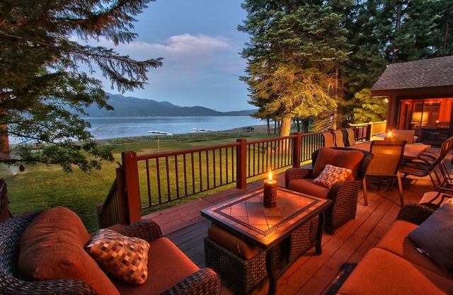 Heaven on the Lake Almanor Peninsula! New Trex Deck!