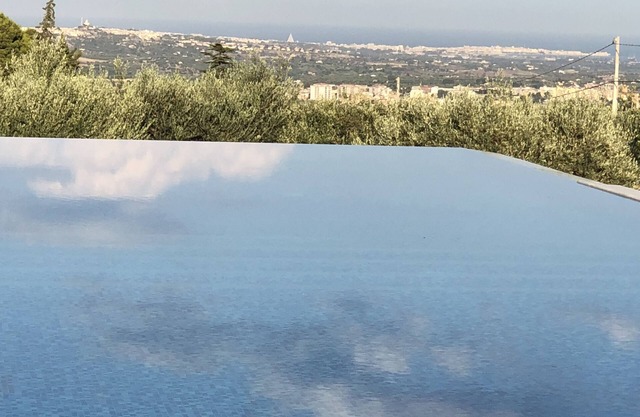 HEAVEN SUDDENLY HOLIDAY HOUSE