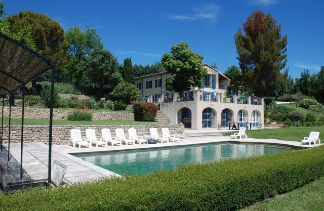Heavenly Luberon house,5-7 bedrms, 5-6 bathrms, tennis, pool, stunning views