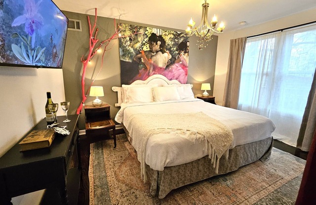 Heavenly Attic suite. Uptown near Universities. Minutes to French Quarter