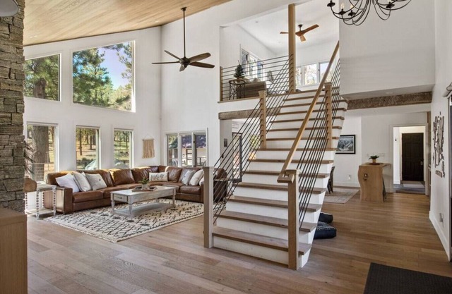 Heavenly Hideaway °/Near Slopes + Hot Tub + Games