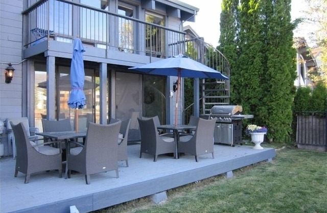 Heavenly-Waterfront-HotTub-PoolTable-Sleeps 14