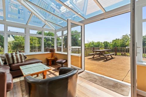 Hedgerow at Gorslwyd - Sound Retreat