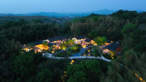 Hegu Countryside Resort Hotel