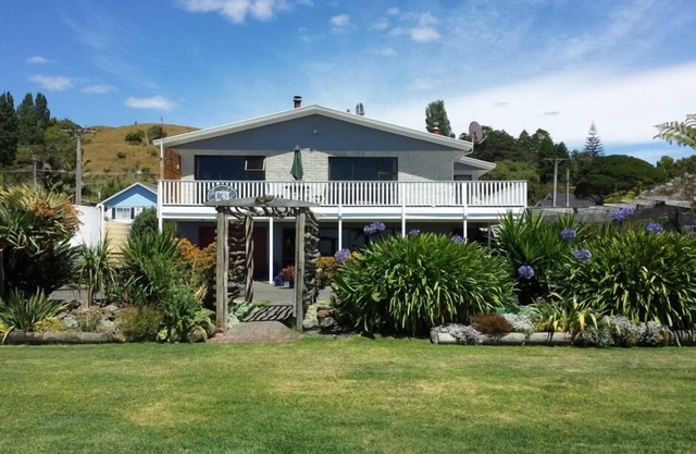 Helen's Villa Beach Front Accommodation