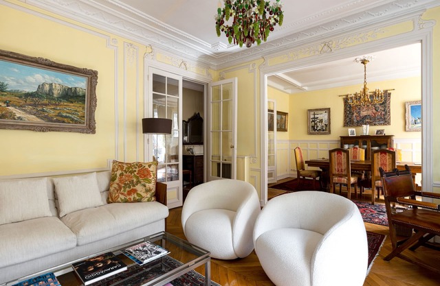 Hemingway's Hood between Luxembourg Gardens and Montparnasse
