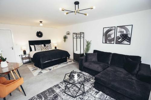 Hen & Chickens Luxury Apartments, Free Parking, By DerBnB