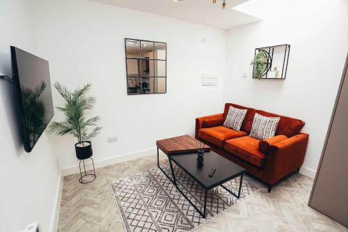 Hen & Chickens Luxury Apartments, Free Parking, By DerBnB
