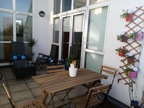 Hendon Central, Private room ensuite