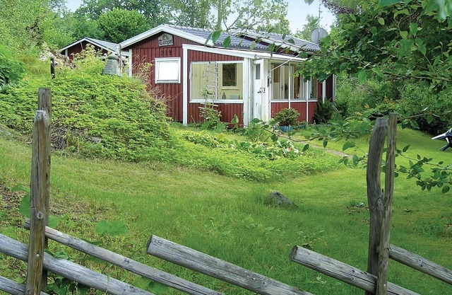 Here you will spend your vacation near the lake Vitasjön, which is good for pike and perch fishing a