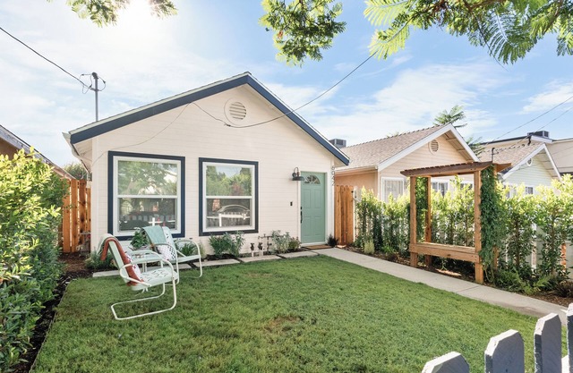 Heritage Design Luxury Bungalow with Modern Amenities