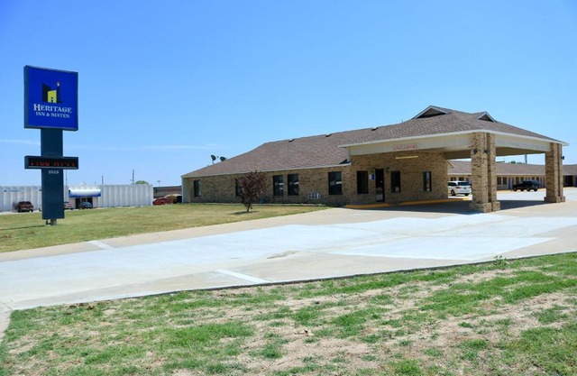 Heritage Inn & Suites