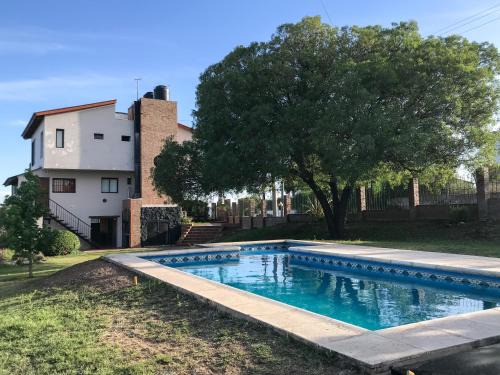Hermosa casa con vista al lago