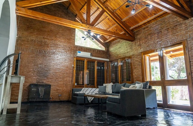 Hermosa casa para 16p con pileta+jacuzzi