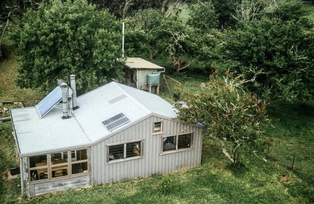 Hernani Wilderness Hut: WeilHouse Living