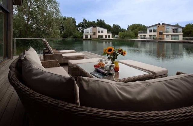 Heron Lodge | Lakehouse with Hot Tub & Kayak