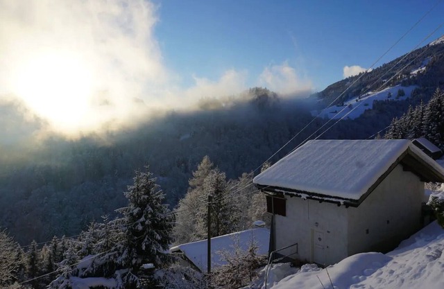 Herzli-chalet mit Hotpot in den Schweizer Bergen