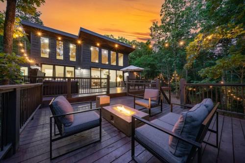 HGTV Cabin- 2 Private Acres -Patio Oasis Dogs OK