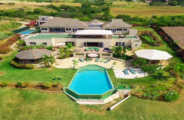 Hi-end 7 bedroom luxury villa situated on hilltop with jacuzzi
