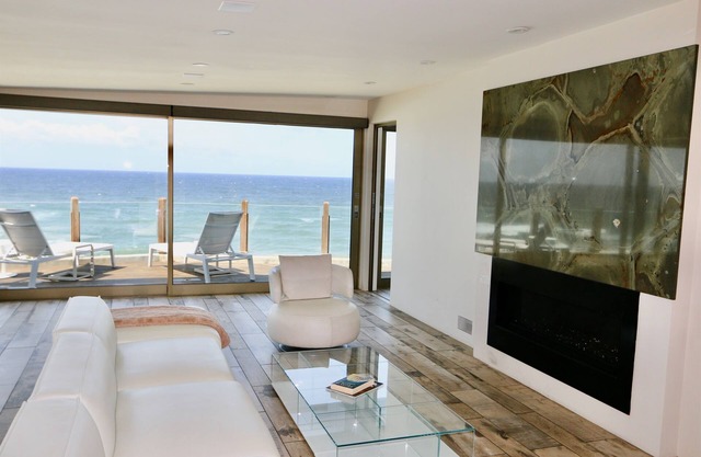 Hi-Tech Hideaway ~ Oceanfront & Modern!
