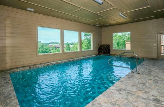 Hibernation Wonderland - Indoor Pool & Theater