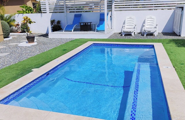 Hidden Gem, Cozy 2-bedroom house with WiFi, AC, Private Pool In Portmore
