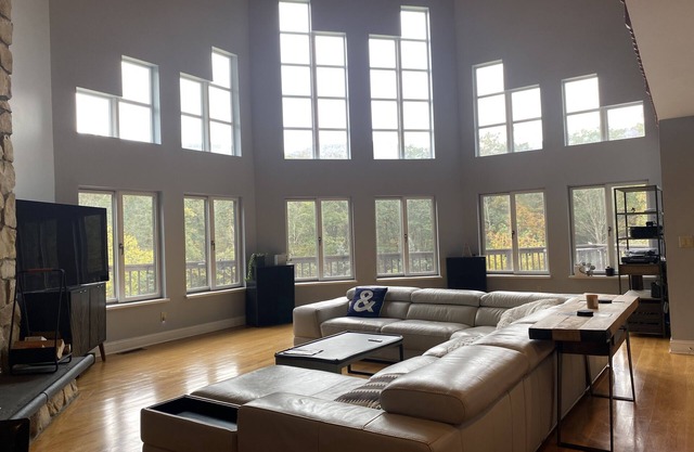 Hidden Gem on 14 Acres 4400sq ft 10Min to Windham