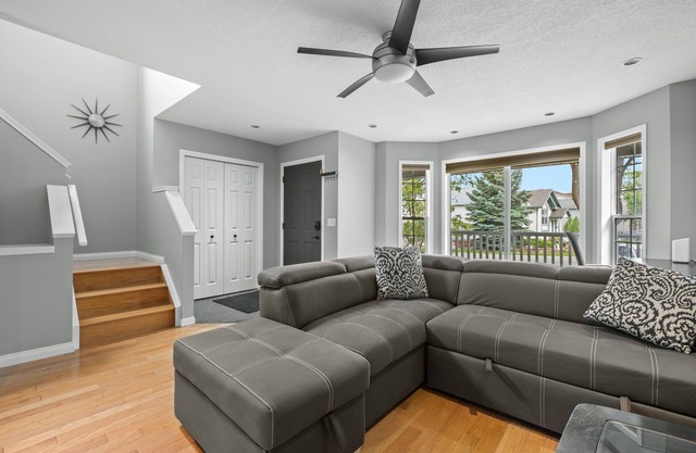 Hidden Haven - Renovated 3Bdrm 2.5Bath in Quiet Neighborhood
