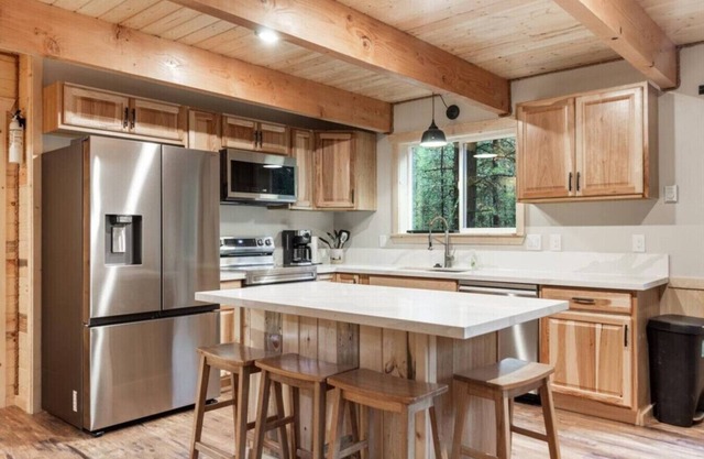 Hidden Stag | Hot Tub | 35 mins to Yellowstone