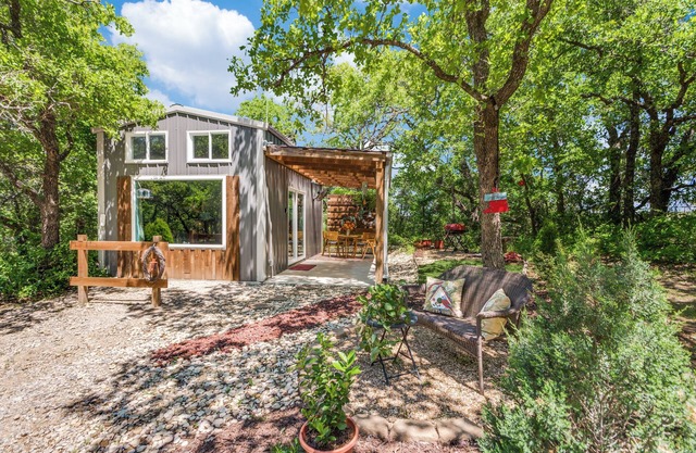 Hidden Treasure Harvest House Forest Getaway Weatherford, TX
