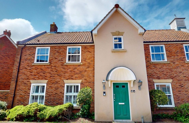 Hideaway at The Bay - an apartment that sleeps 3 guests in 1 bedroom