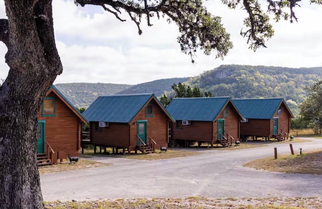 Hideaway Cabin: Texas Hill Country Resort/w Pool
