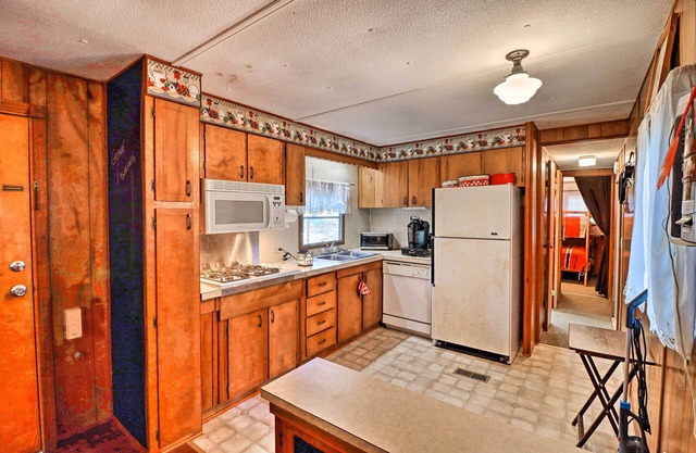 Higden Hideaway on Lake: Pets & ATVs Allowed!