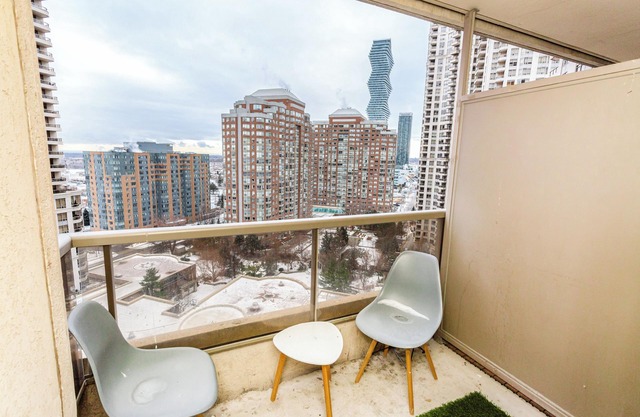 High-End 2BR/2BA Condo-Steps to Square One Mall