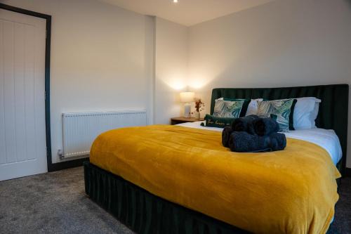 High End Apartment - Perfect For Contractors & Builders - Free Parking