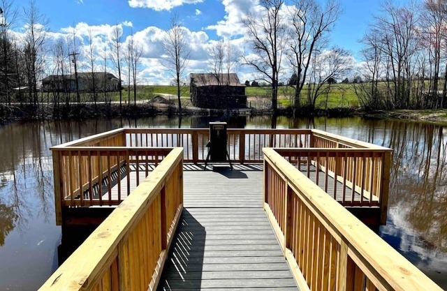 High End Pond Chalet in Country & But Near Shops