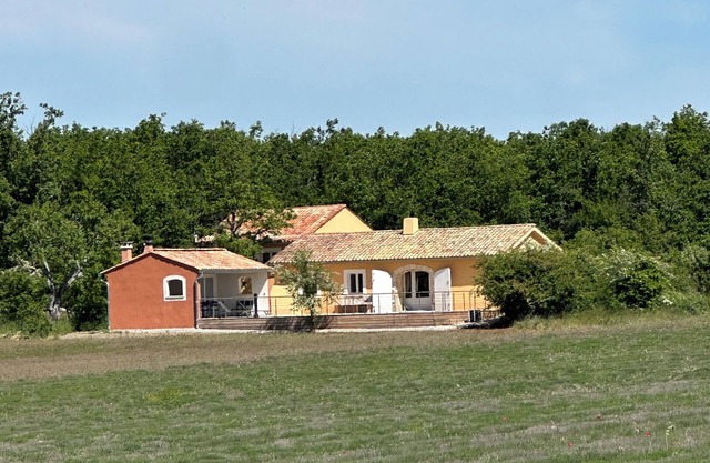 High Luberon, Jas renovated between woods and lavender.
