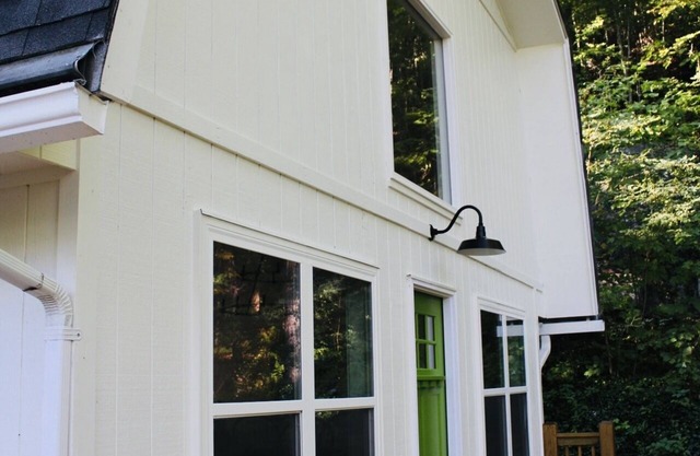 High On the Hill - In Town Highlands!