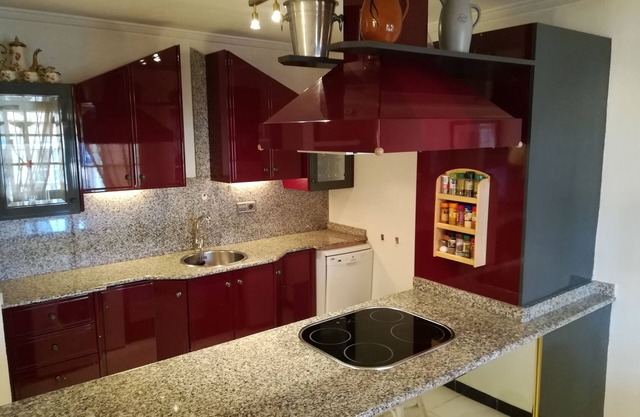High quality apartment with great views over the city, salt lakes & sea WIFI Ap. B