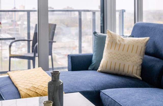 High Rise 1BR Condo w Balcony & Beautiful Views