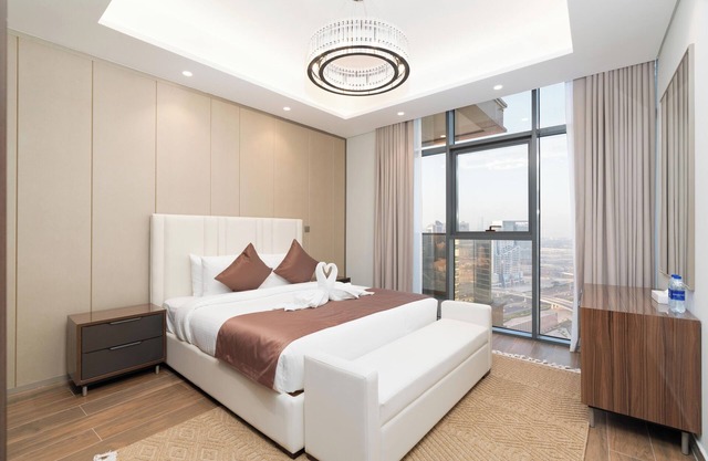 High-Rise 2BR Luxe King Beds