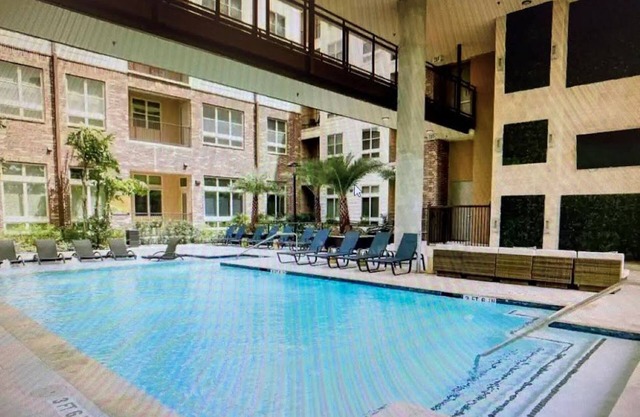High Rise Condo/Apartment in the Medical Center Area