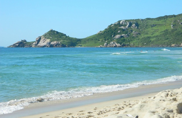 HIGH STANDARD HOUSE IN BARRA DA LAGOA 50 METERS FROM CANAL DA BARRA