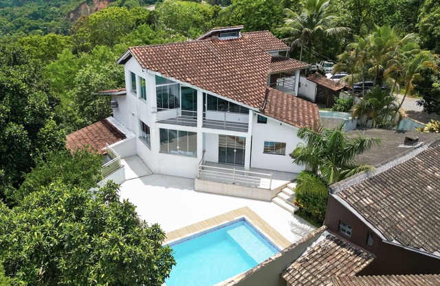 HIGH STANDARD HOUSE WITH: SEA VIEW, POOL, WIFI AND 04 BEDROOMS.